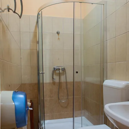 Almadiszallasok Apartmán *